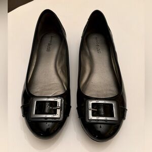 Bandolino b flexible Black flats - size 7.5 M